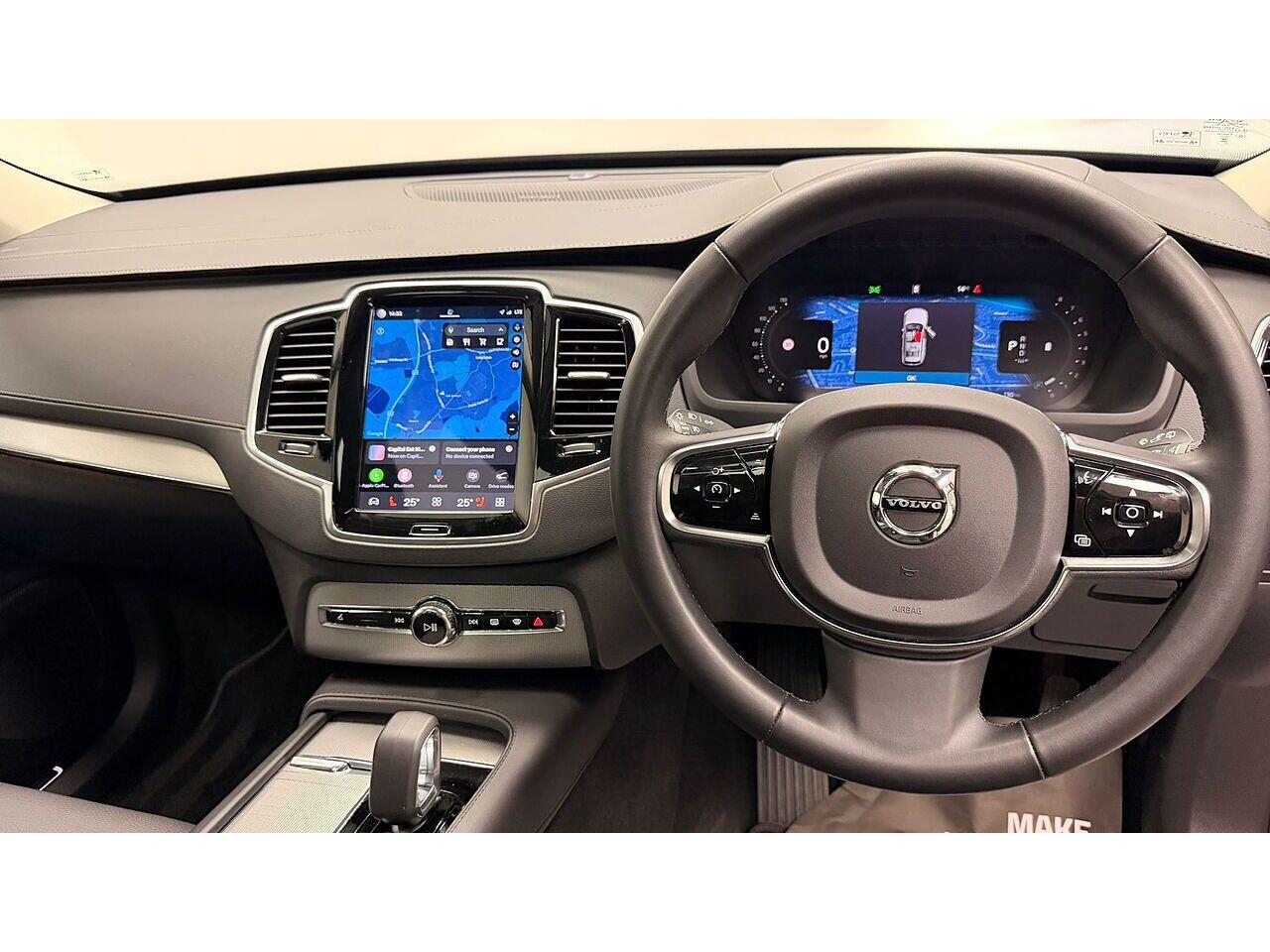 Volvo XC90 view 32
