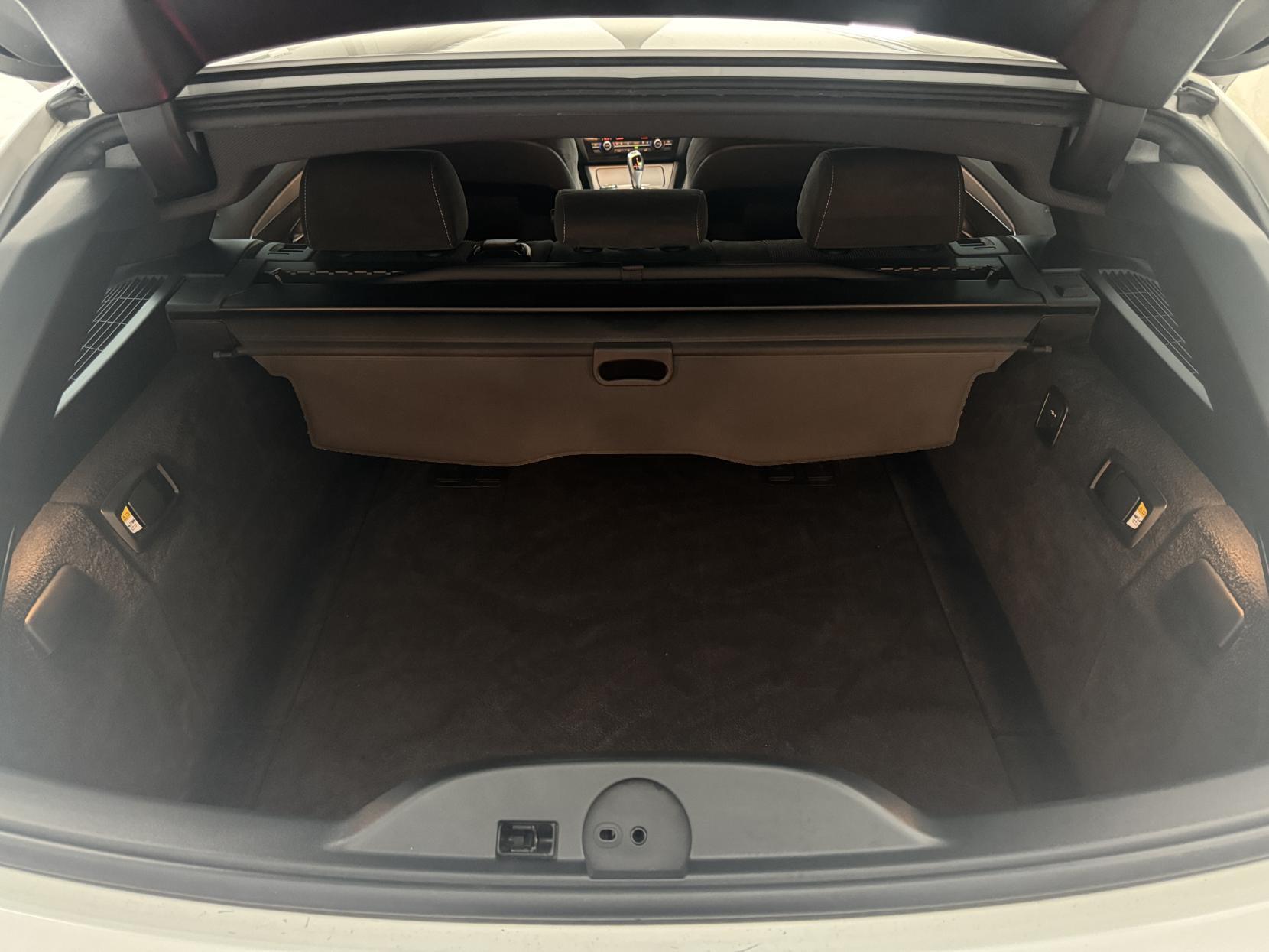 BMW 5 Series view 73