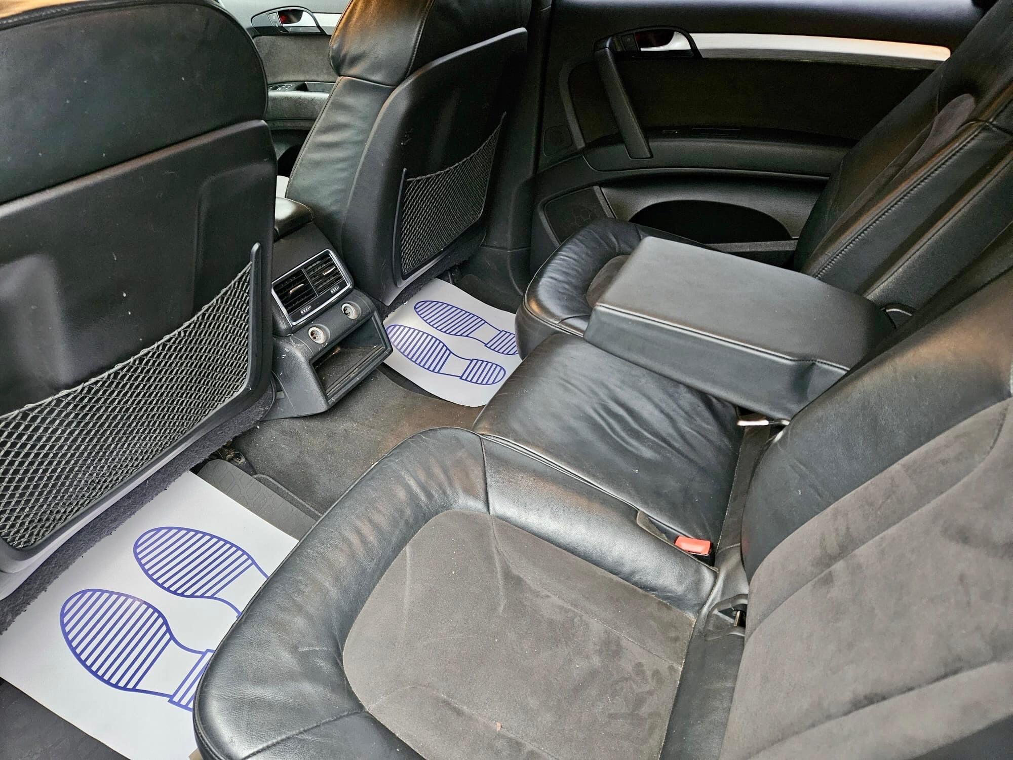 Audi Q7 view 12