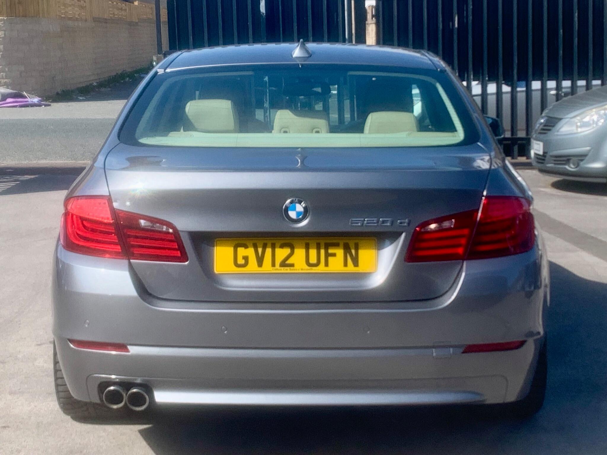 BMW 5 Series view 7