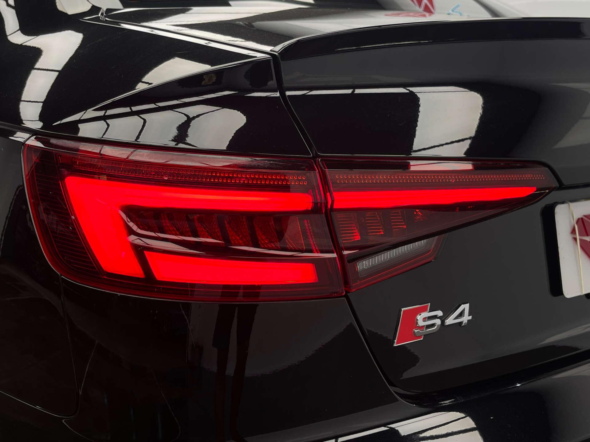 Audi S4 view 37