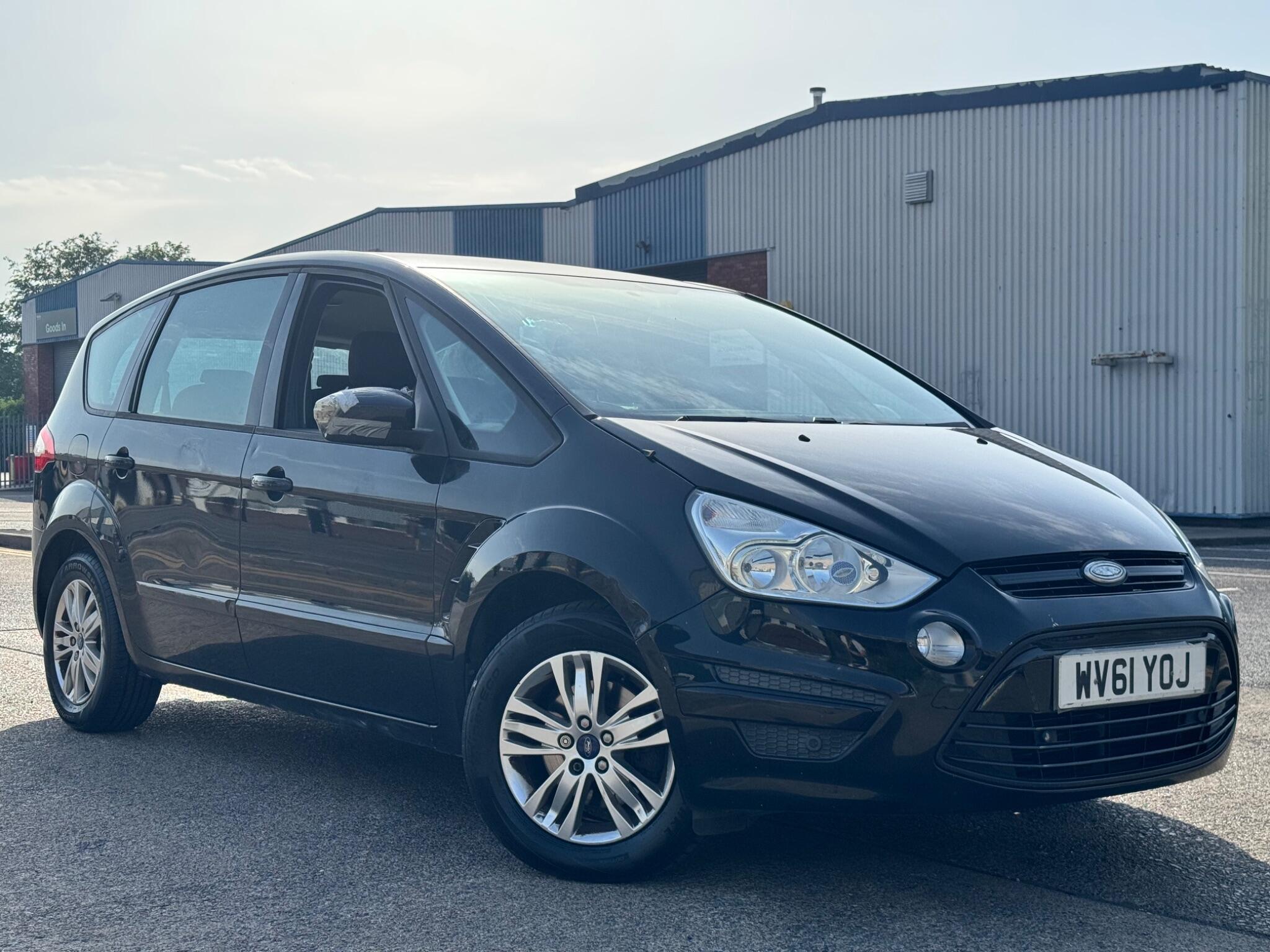 Ford S-Max view 5