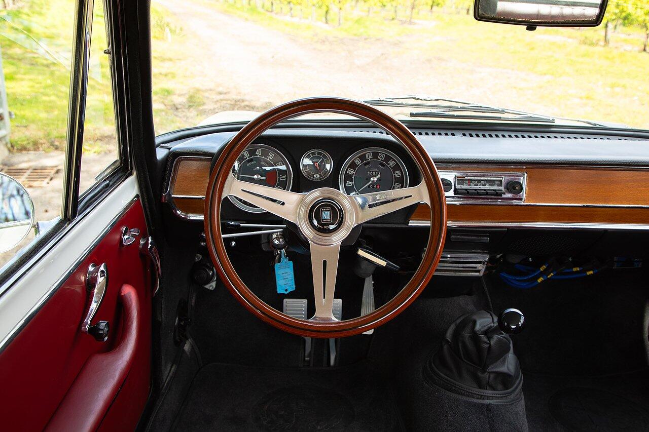 Alfa Romeo Giulia view 6