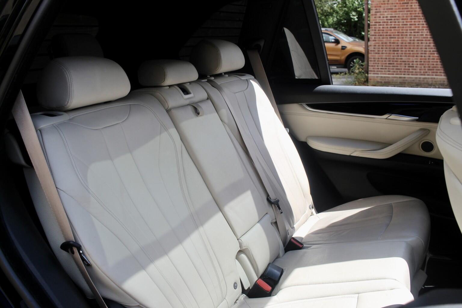 BMW X5 view 13