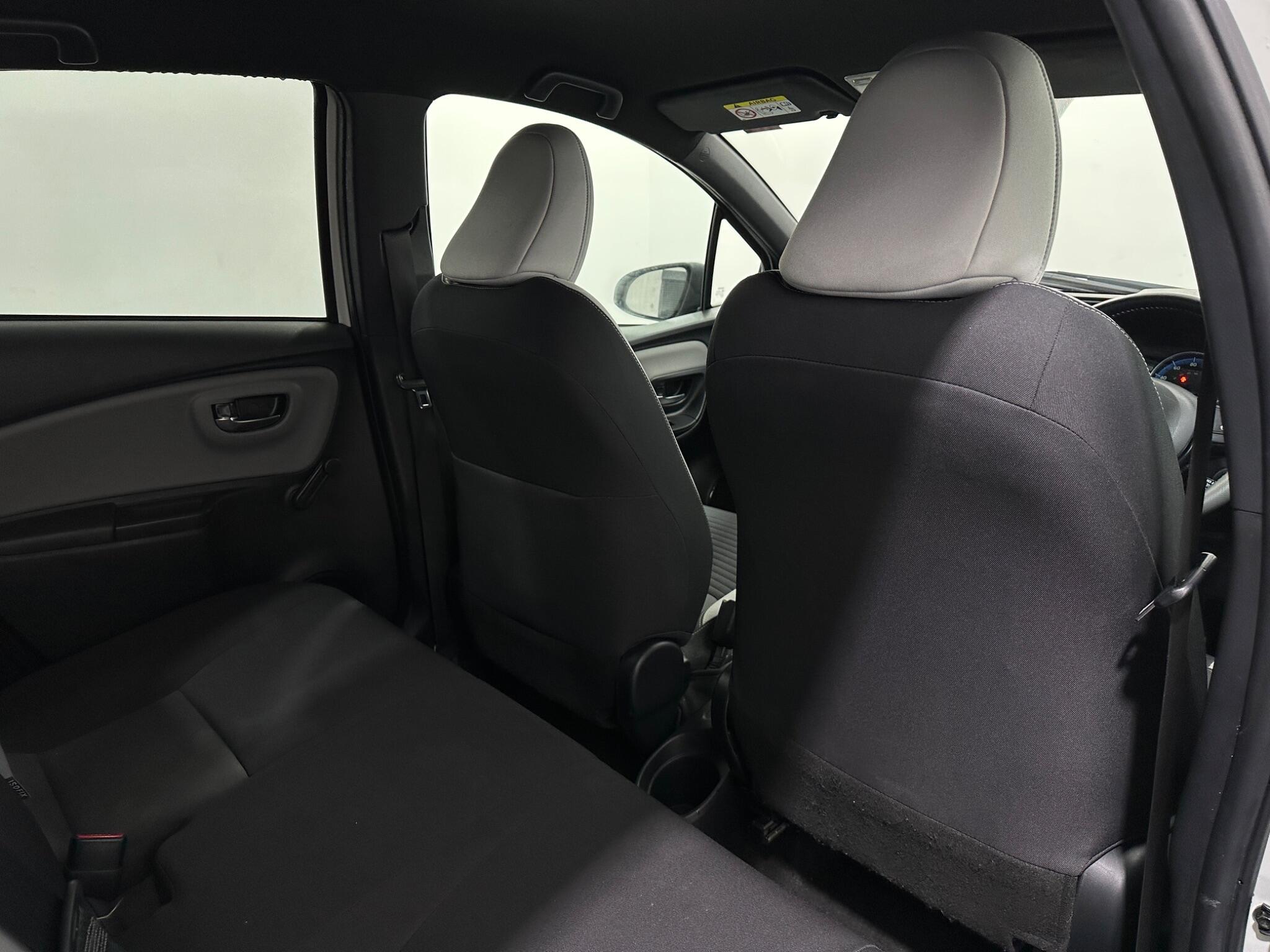 Toyota Yaris view 38