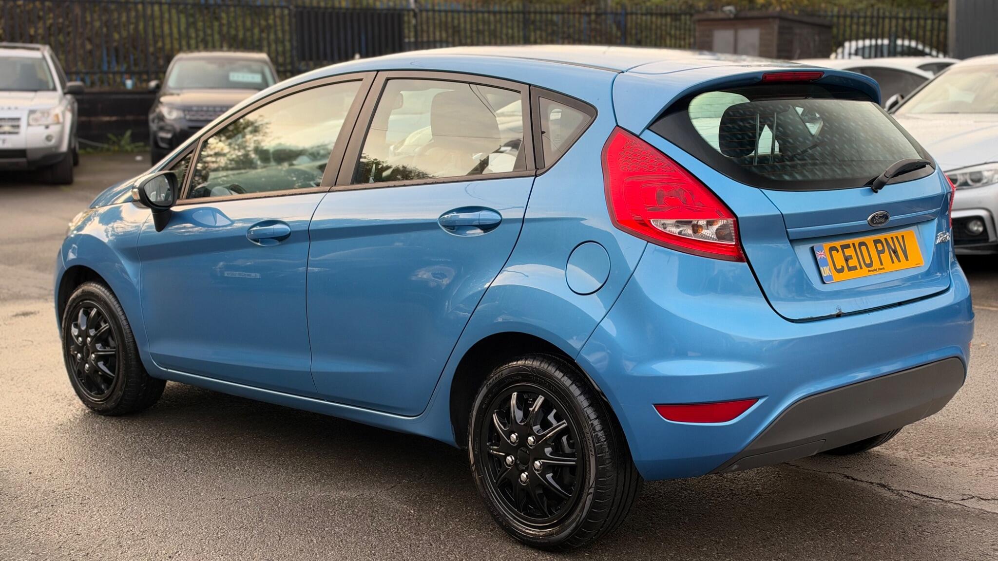 Ford Fiesta view 9