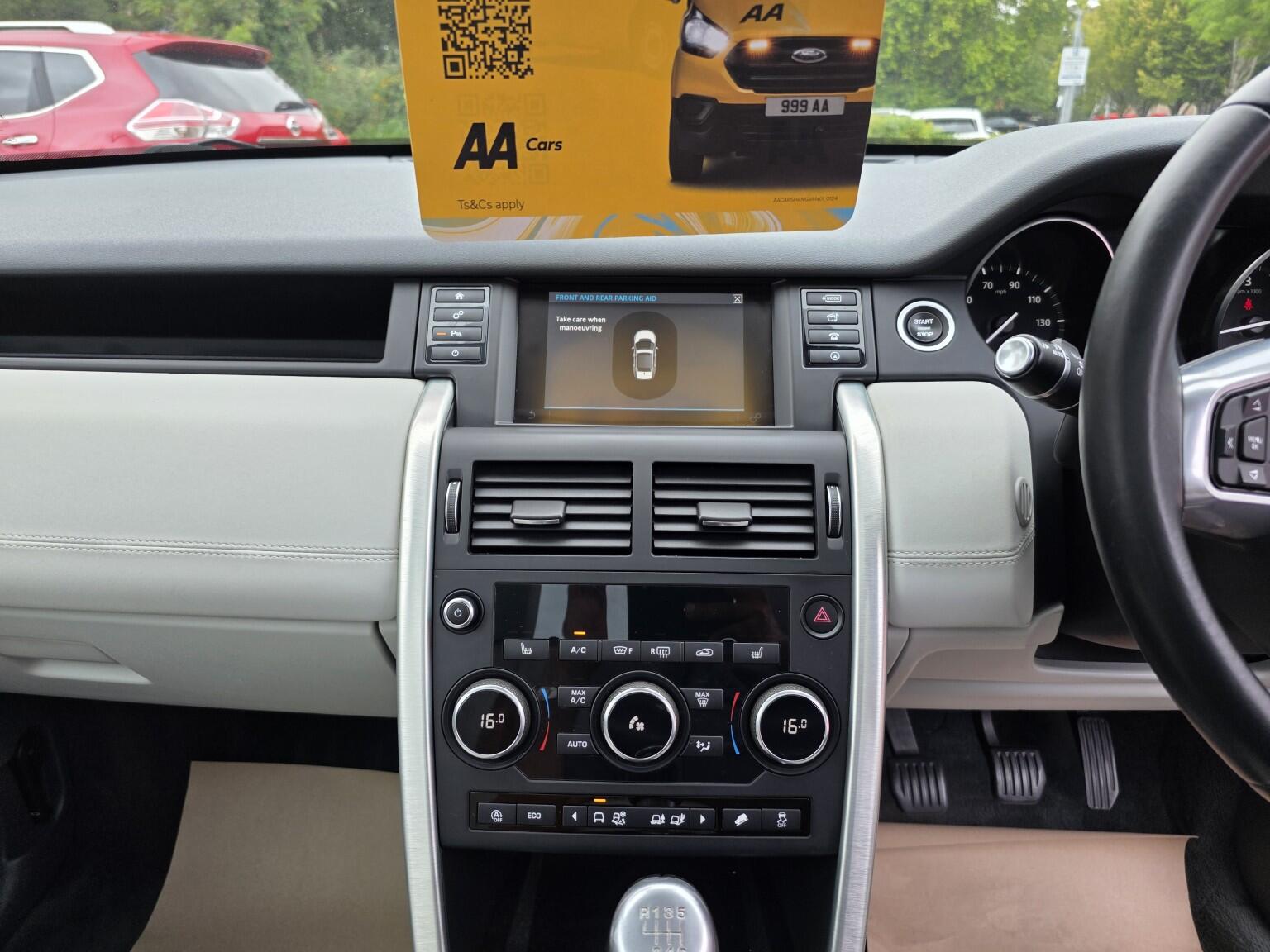 Land Rover Discovery Sport view 15