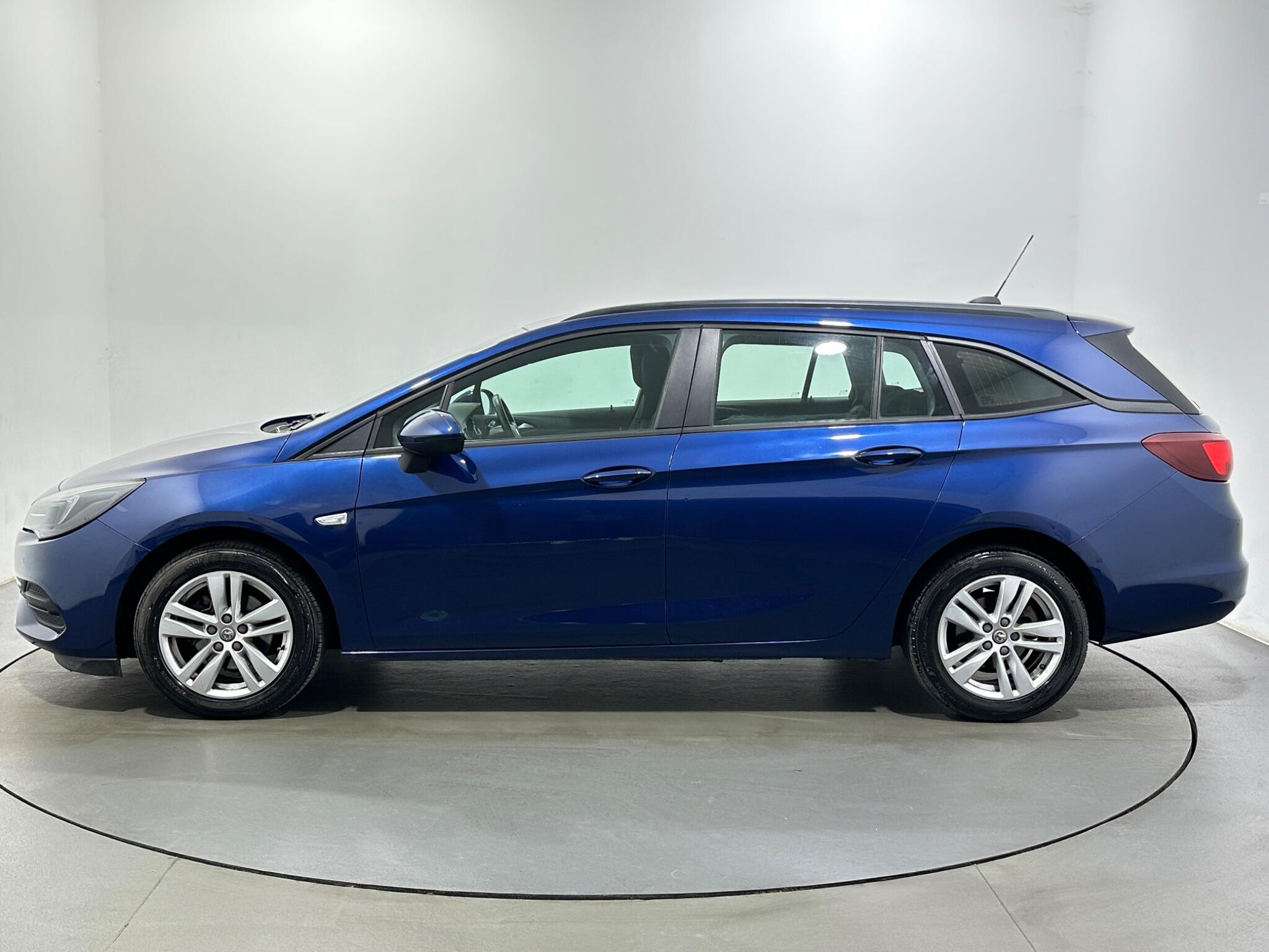 Vauxhall Astra view 5
