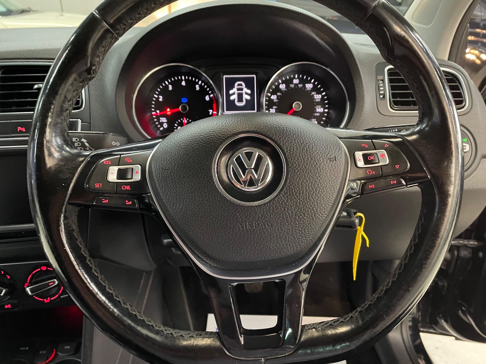 Volkswagen Polo view 10