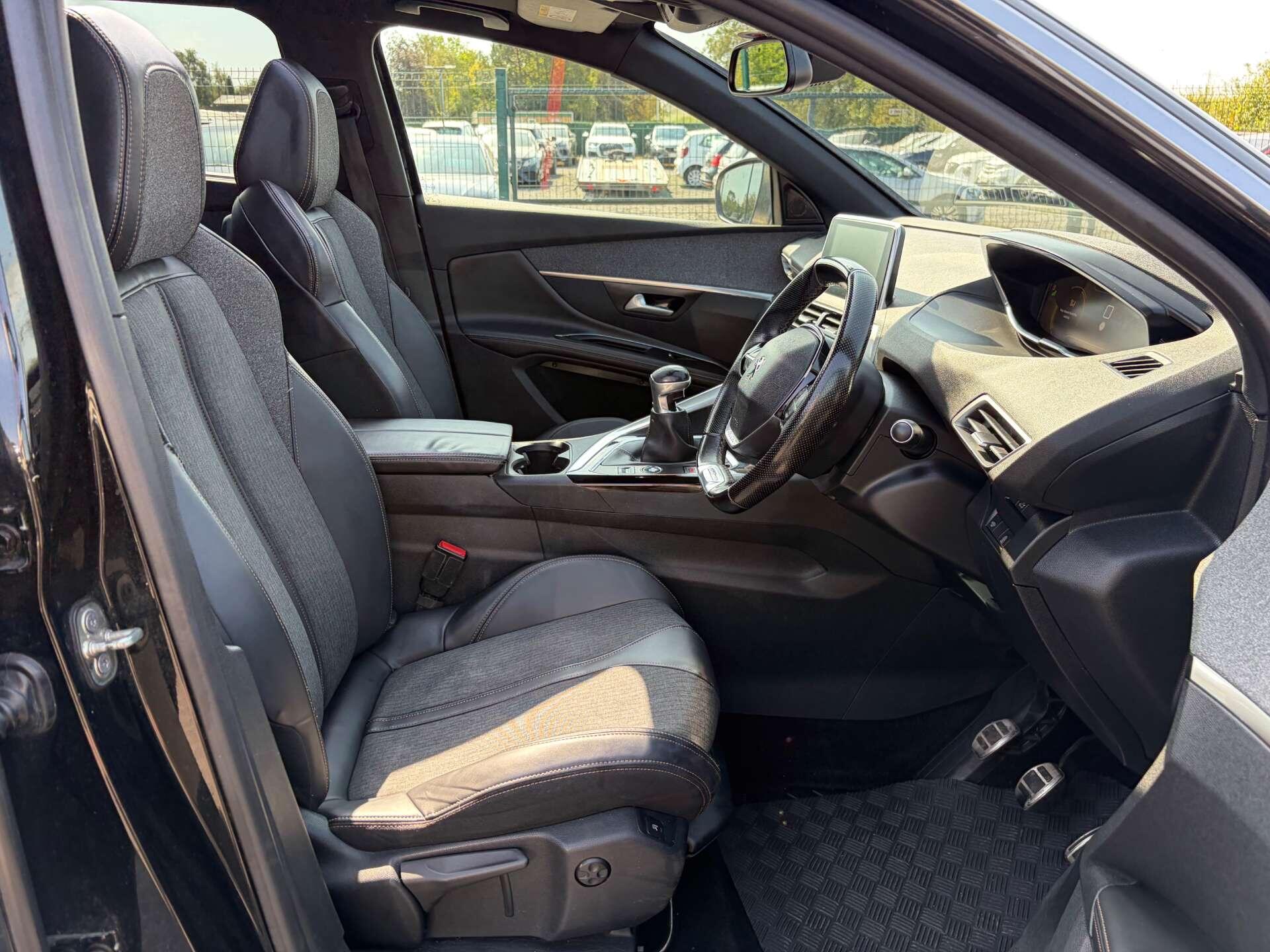 Peugeot 5008 view 38