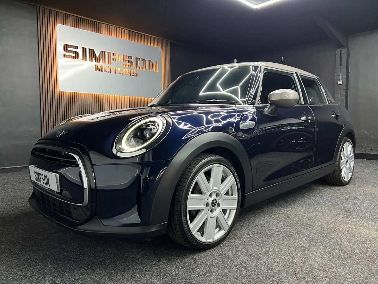 Mini Hatch view 26
