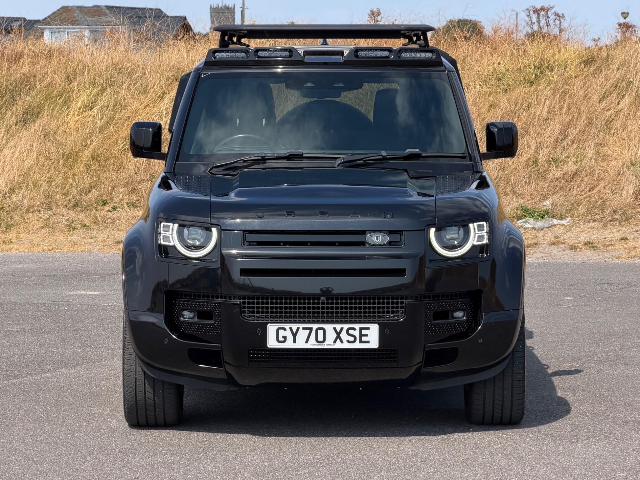 Land Rover Defender 110 view 42