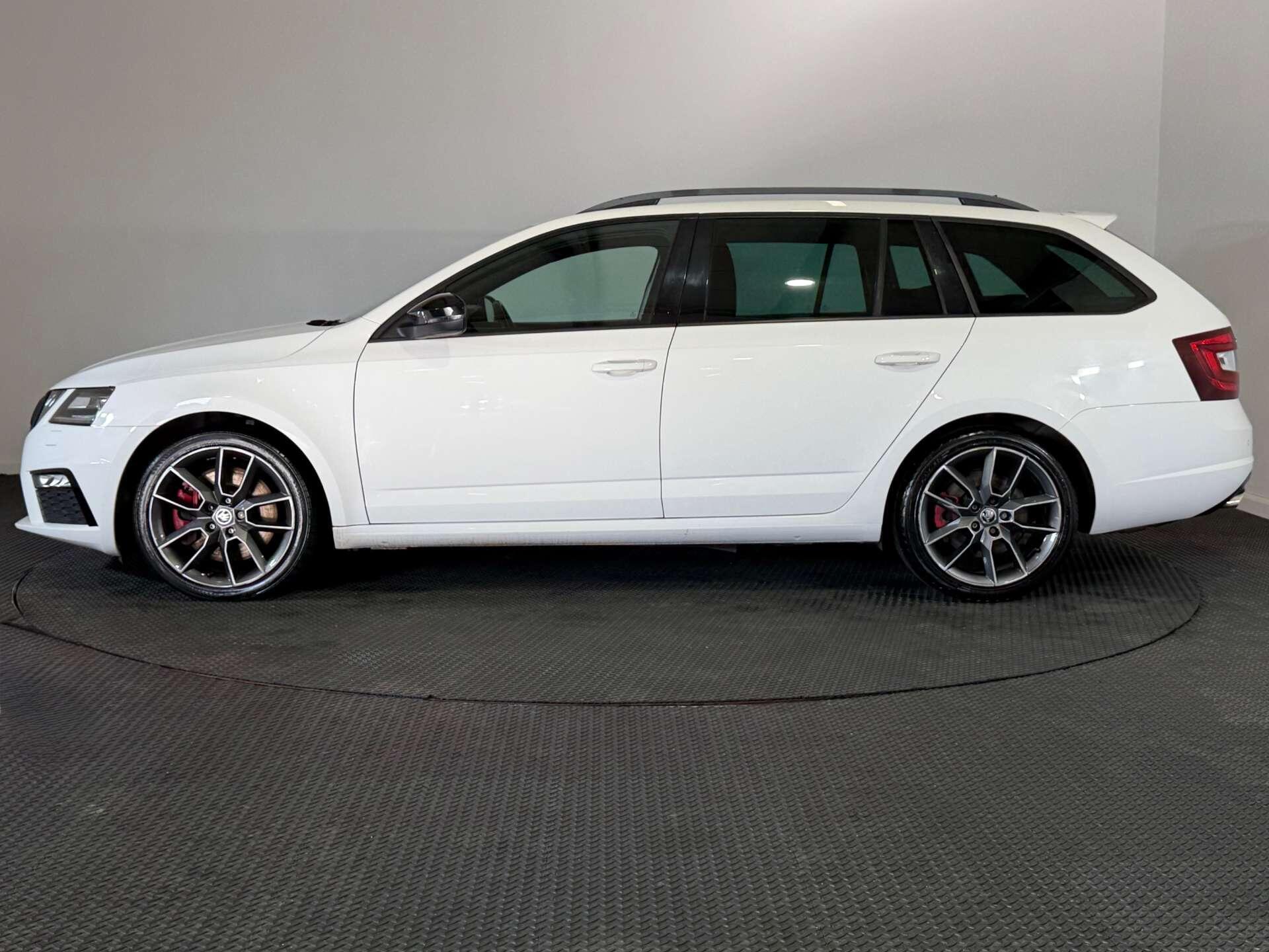 Skoda Octavia view 4