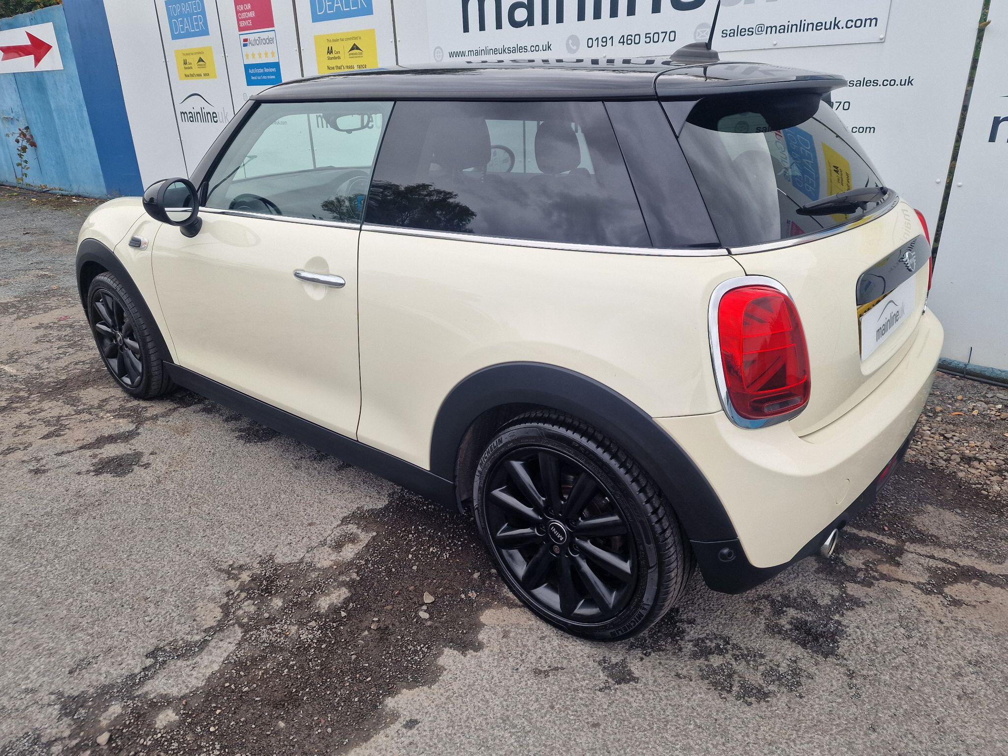 MINI Hatch view 12