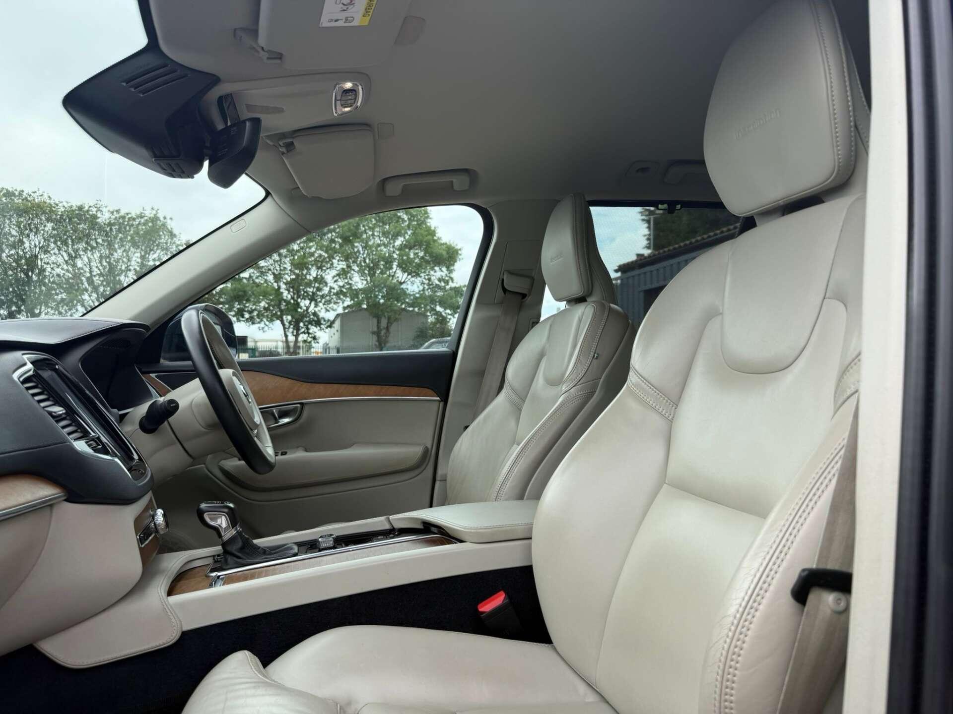 Volvo XC90 view 31