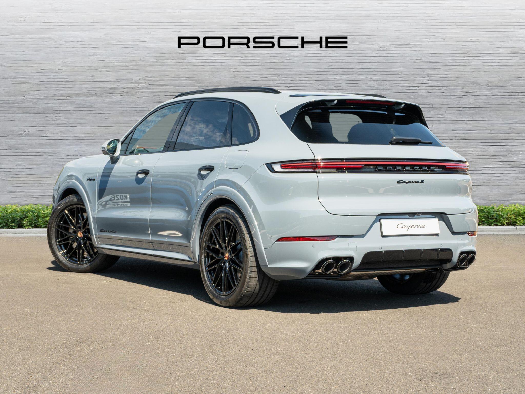 Porsche Cayenne view 3