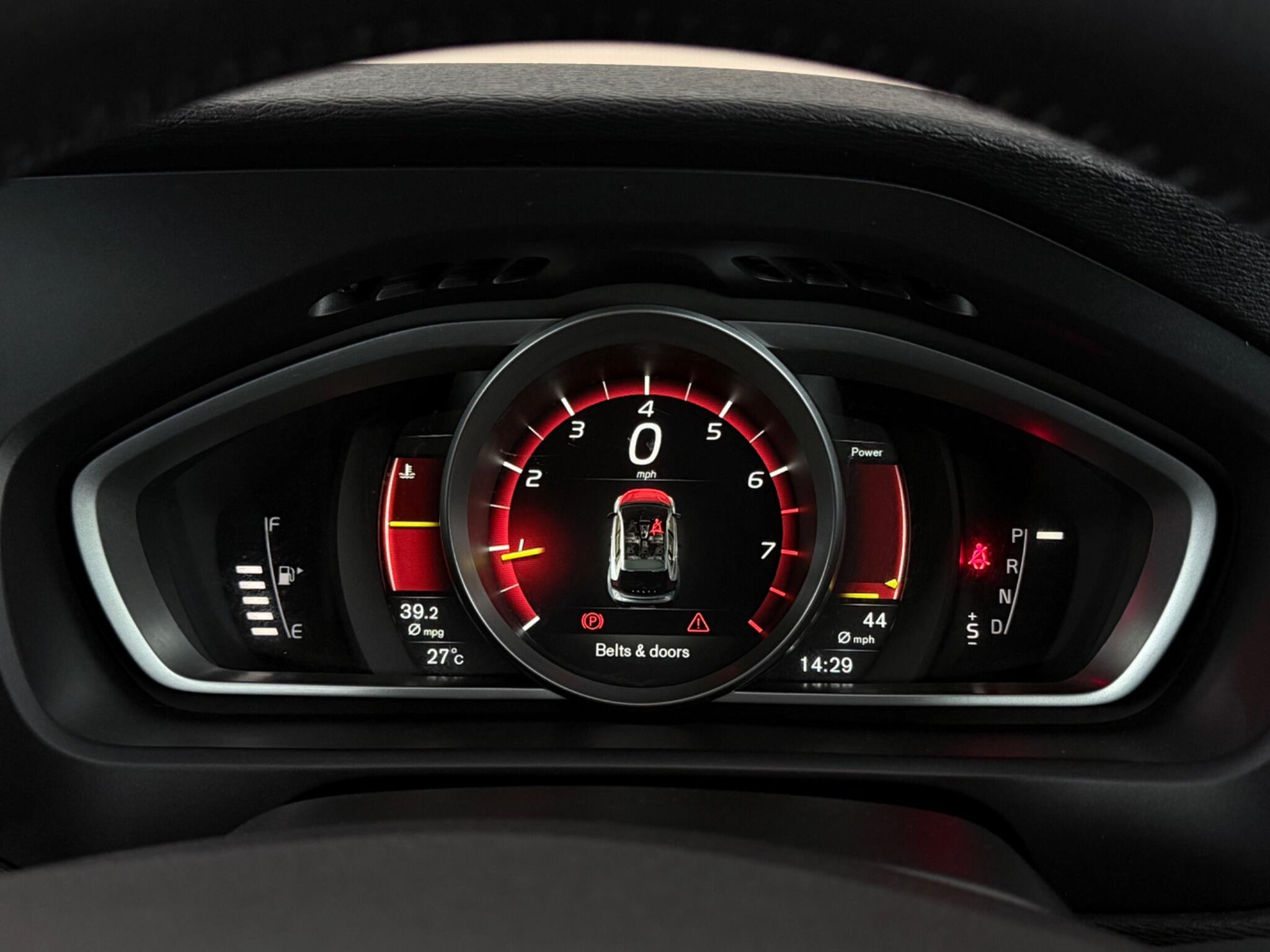 Volvo V40 Cross Country view 15