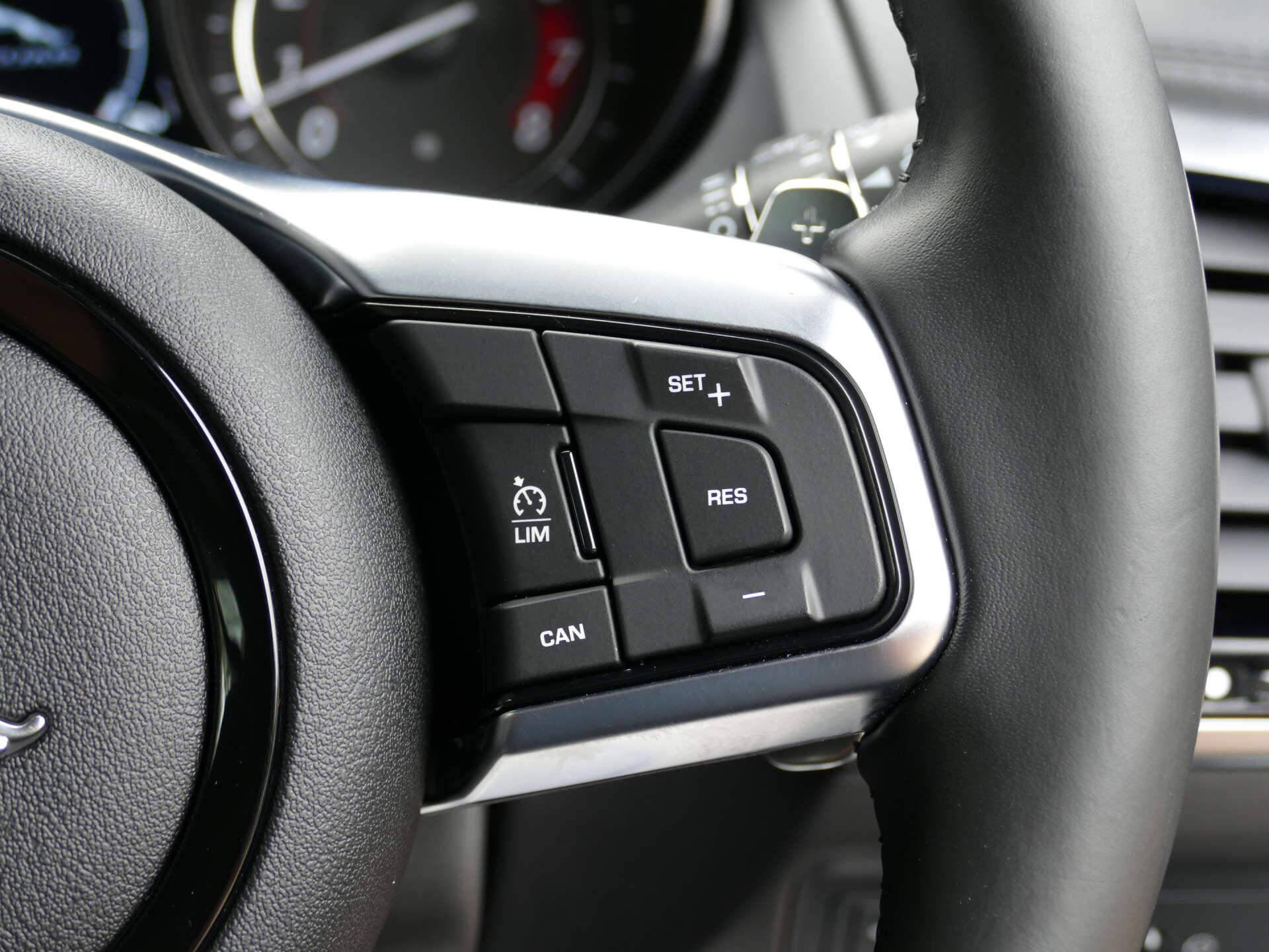 Jaguar F-Type view 49