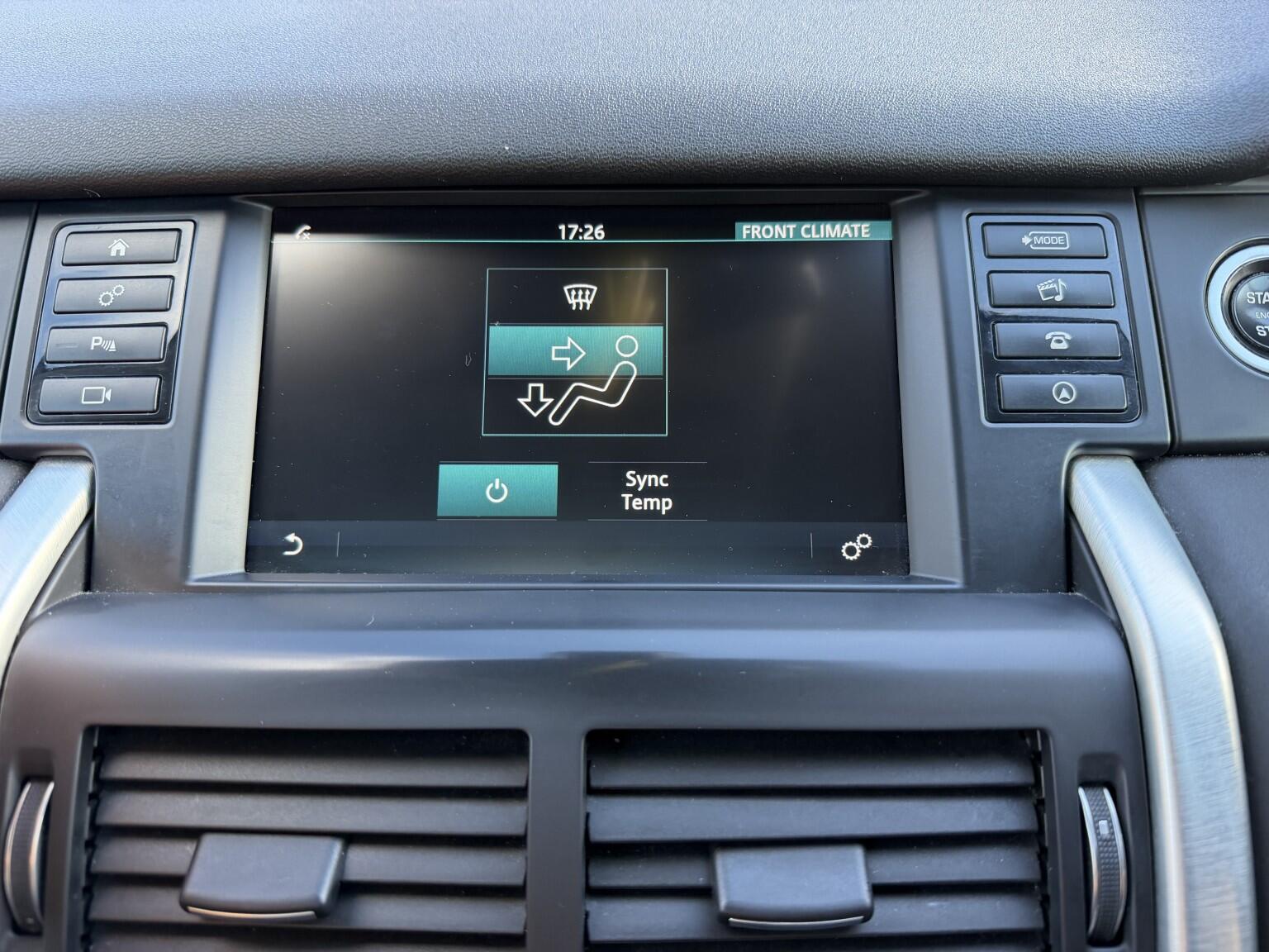 Land Rover Discovery Sport view 35
