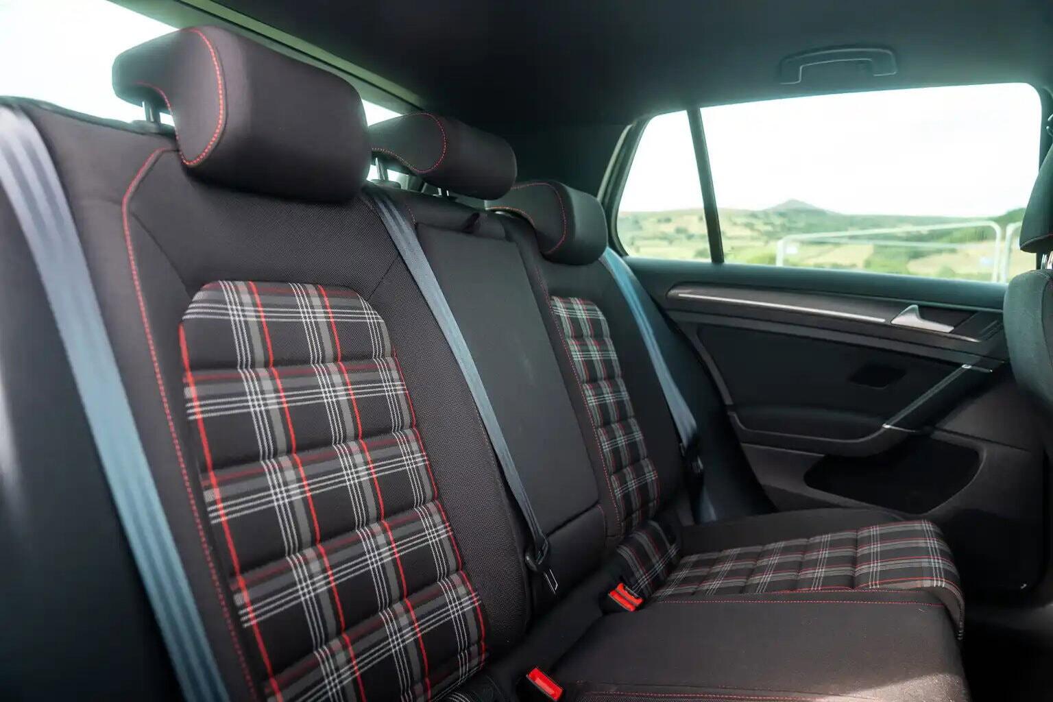 Volkswagen Golf view 34