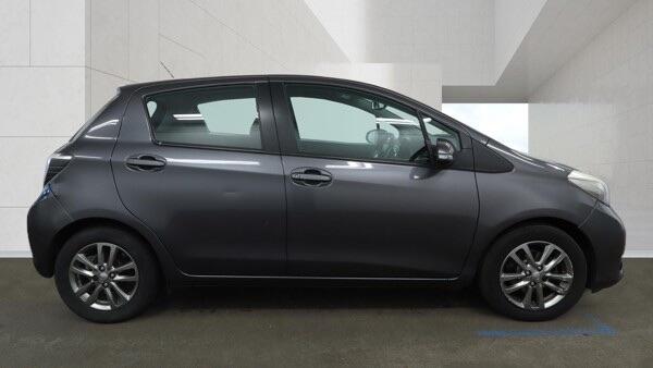 Toyota Yaris view 8
