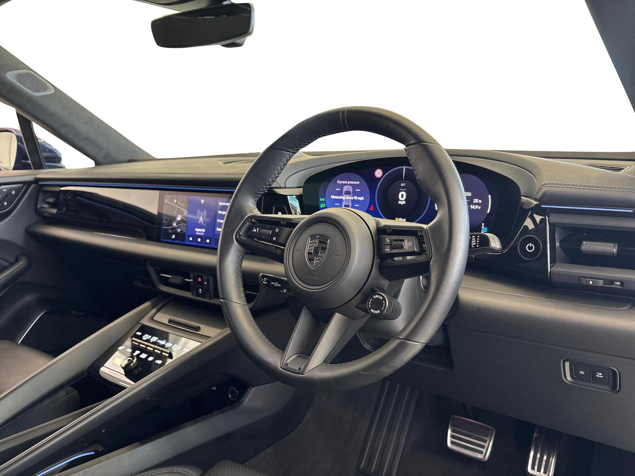 Porsche Macan view 10