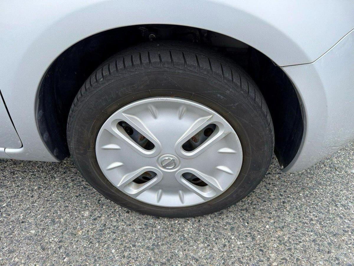 Nissan Cube view 6
