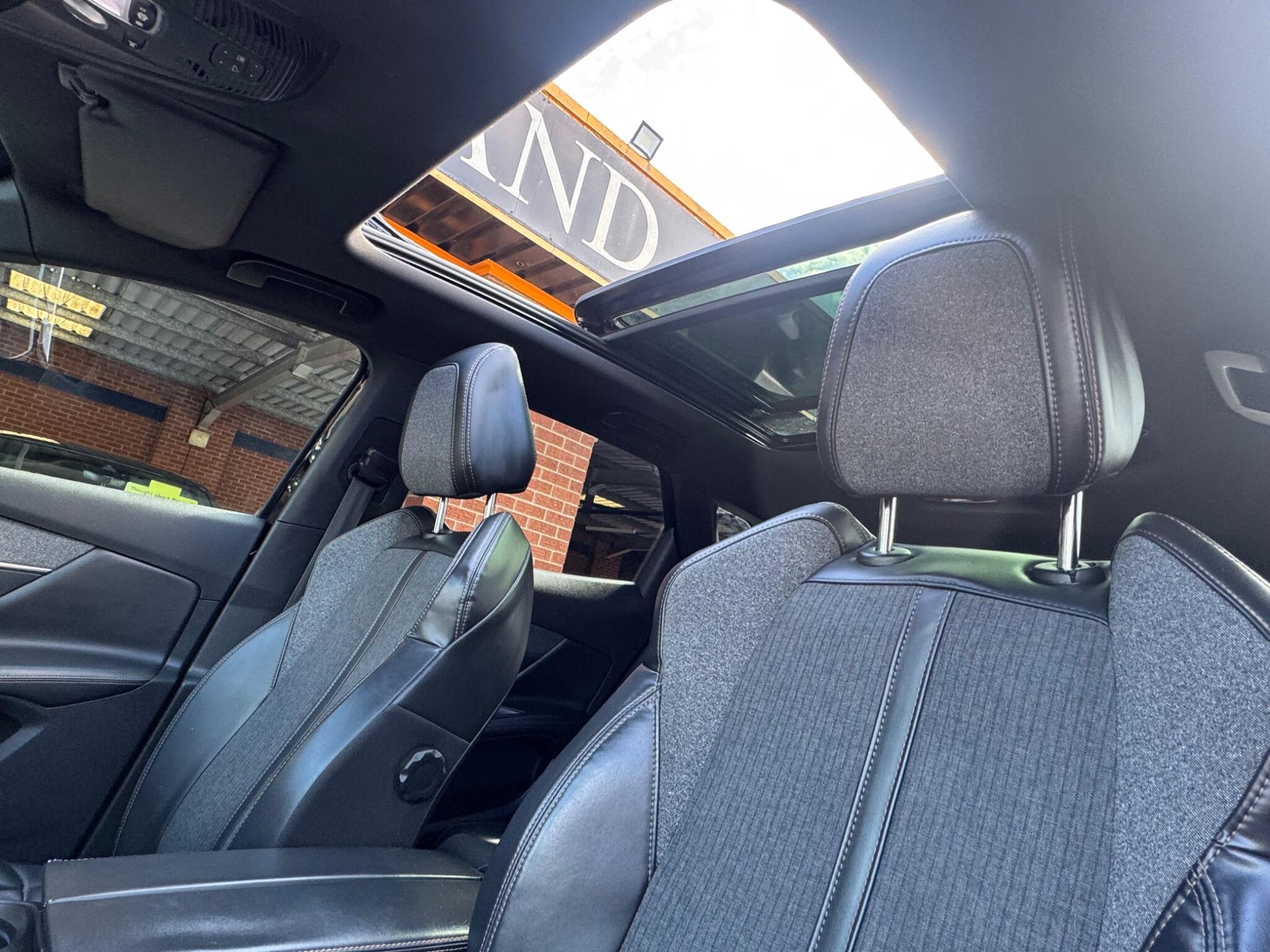 Peugeot 3008 view 8