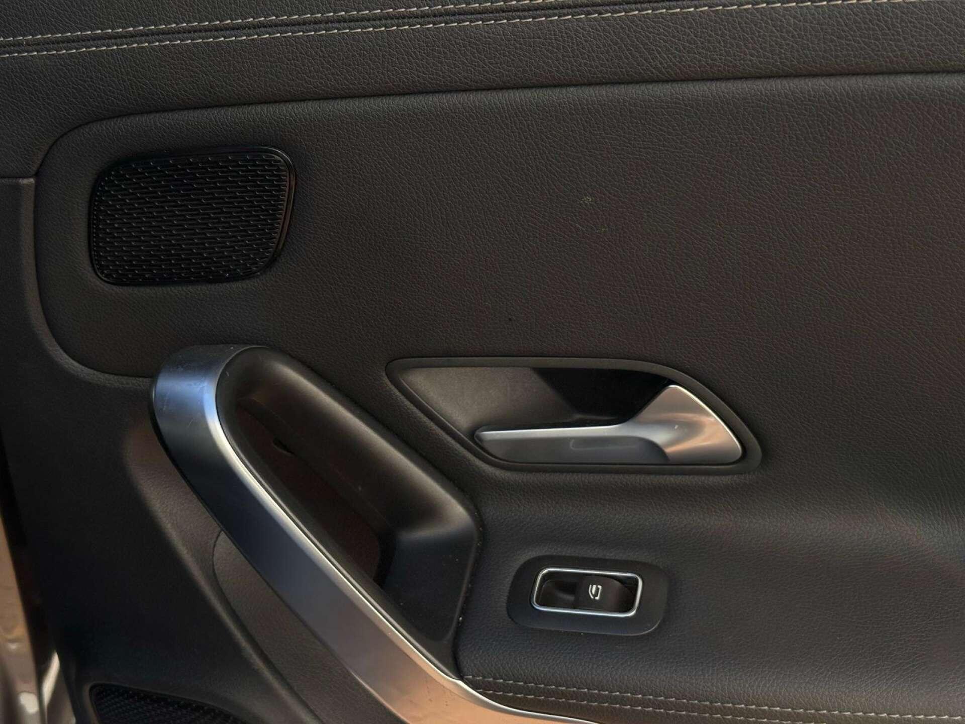 Mercedes-Benz Cla view 32