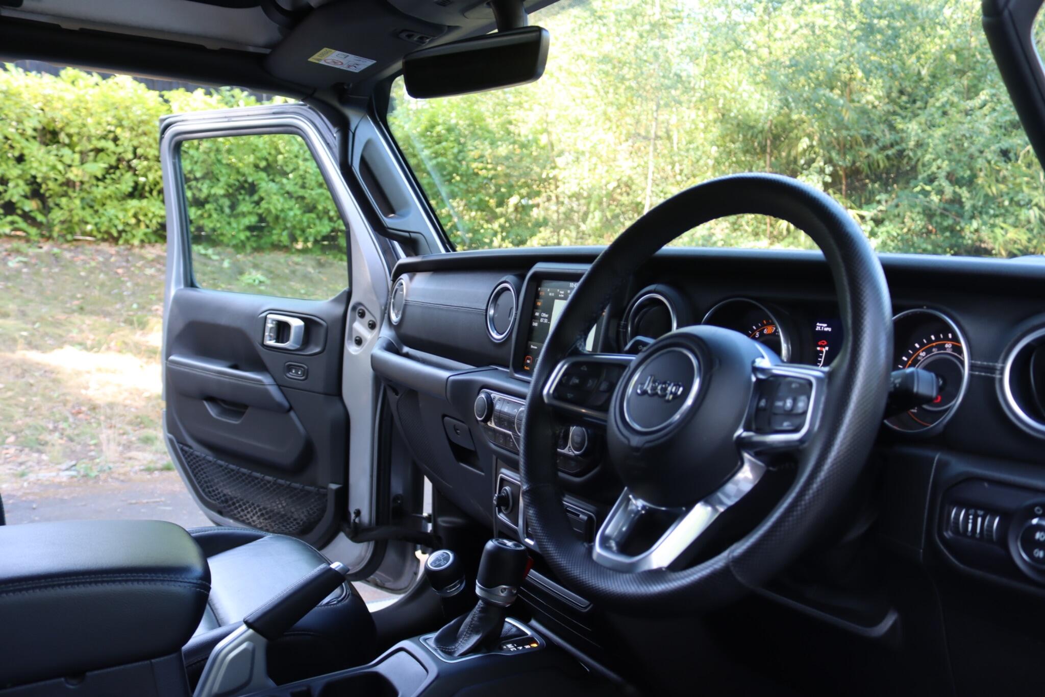 Jeep Wrangler view 37