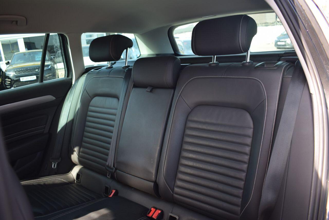 Volkswagen Passat view 13