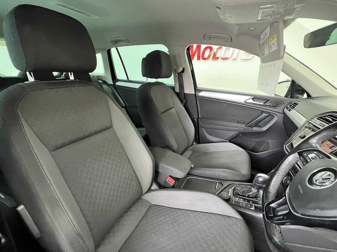 Volkswagen Tiguan view 15