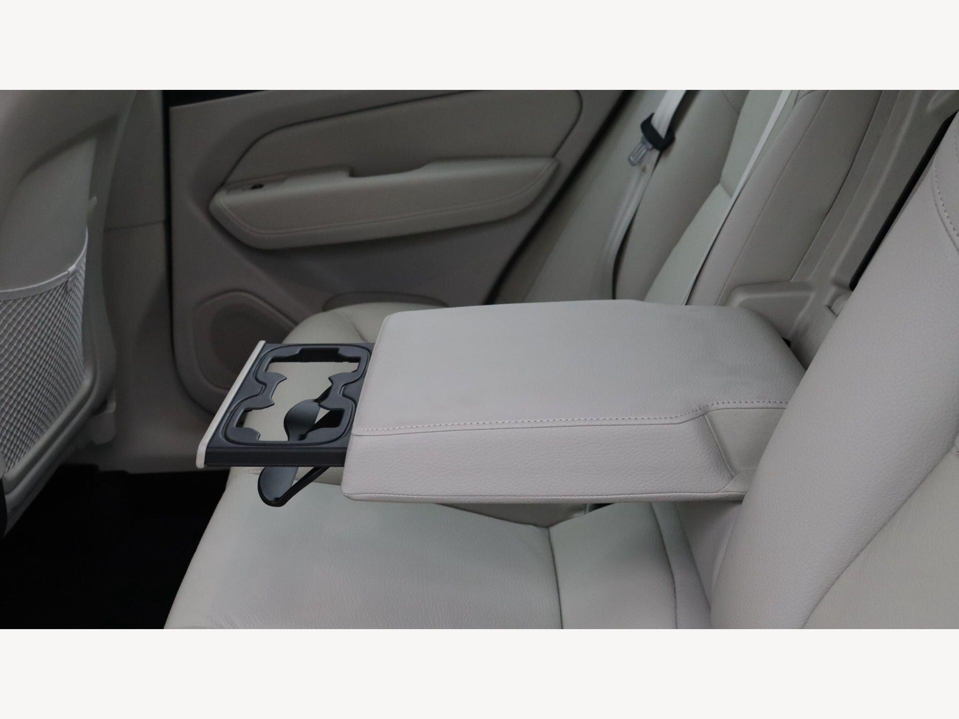Volvo XC60 view 30