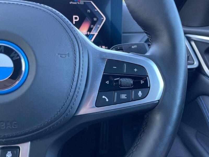 BMW i4 view 18