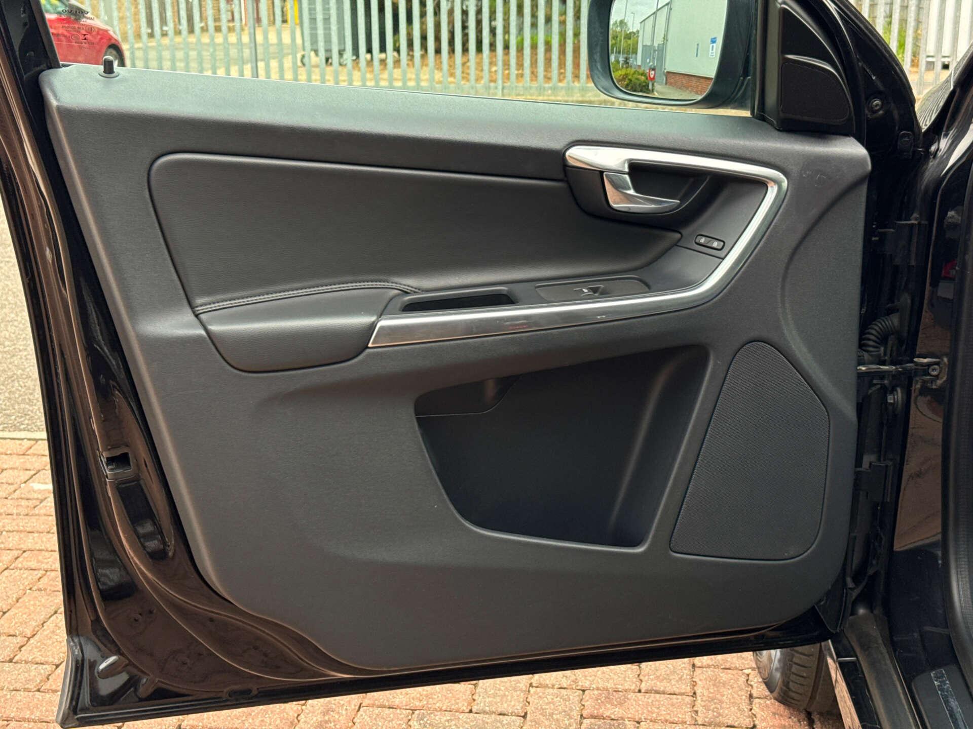 Volvo XC60 view 37