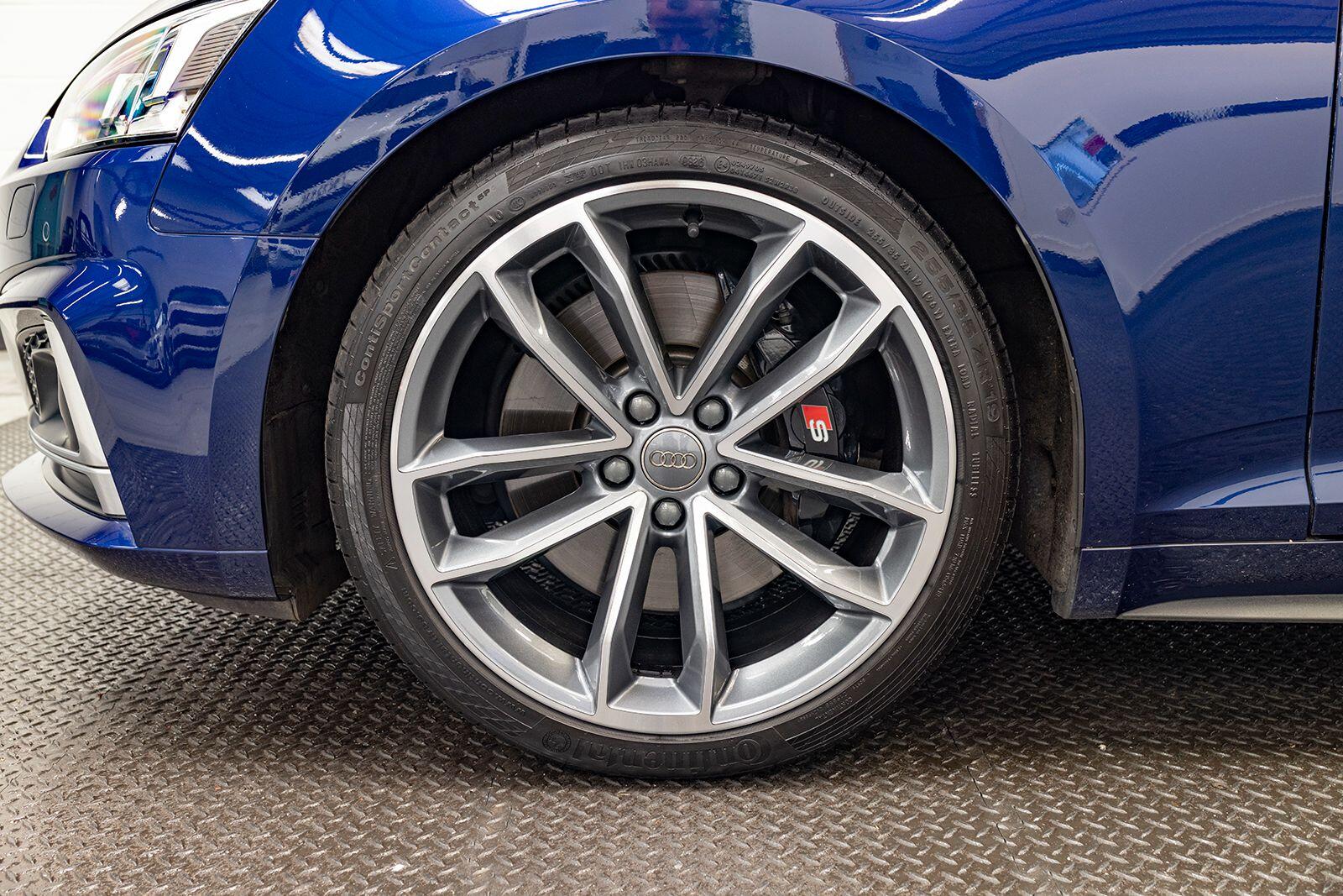 Audi S5 view 9