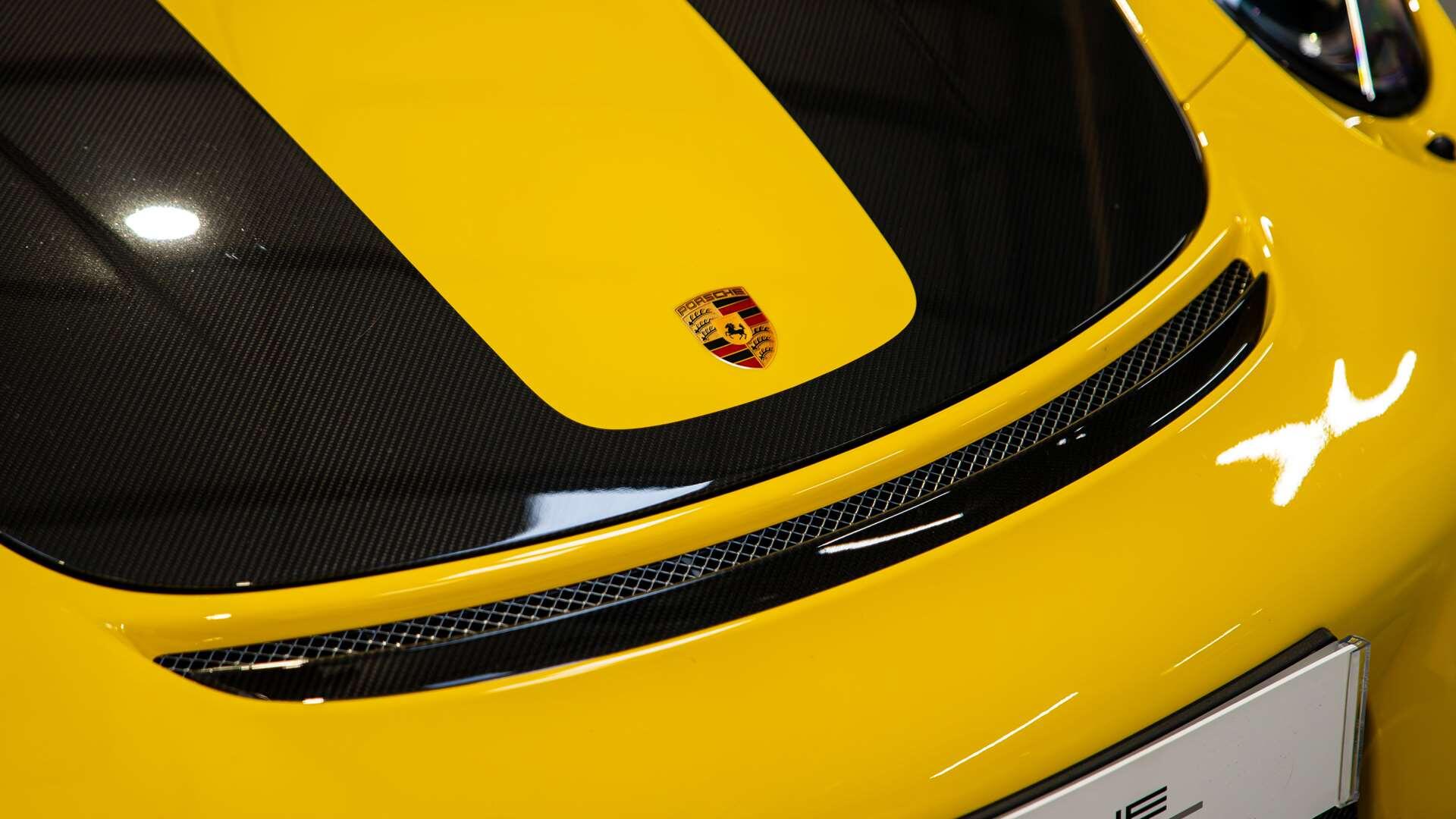 Porsche 911 view 36