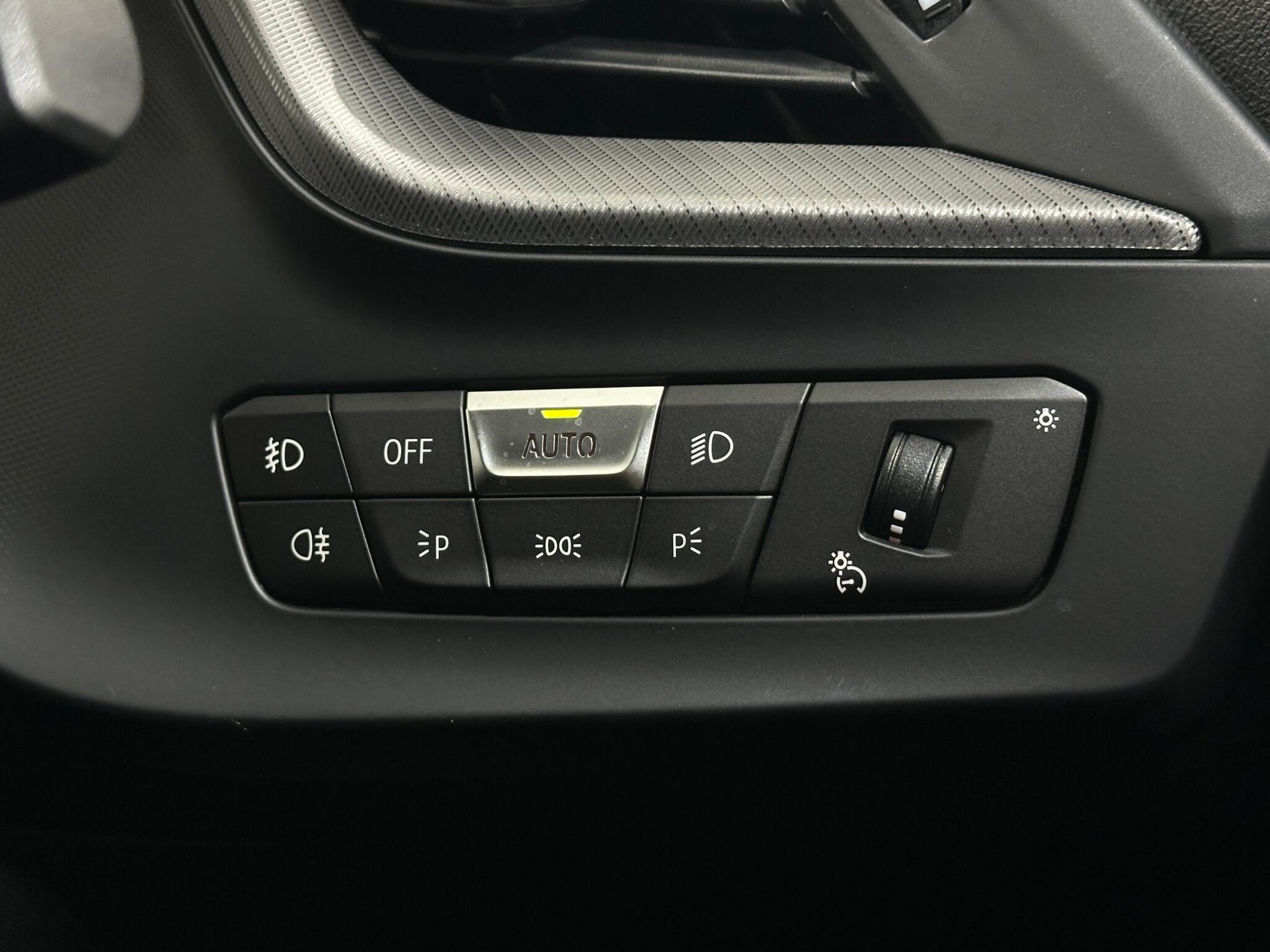 BMW 1 Series view 18