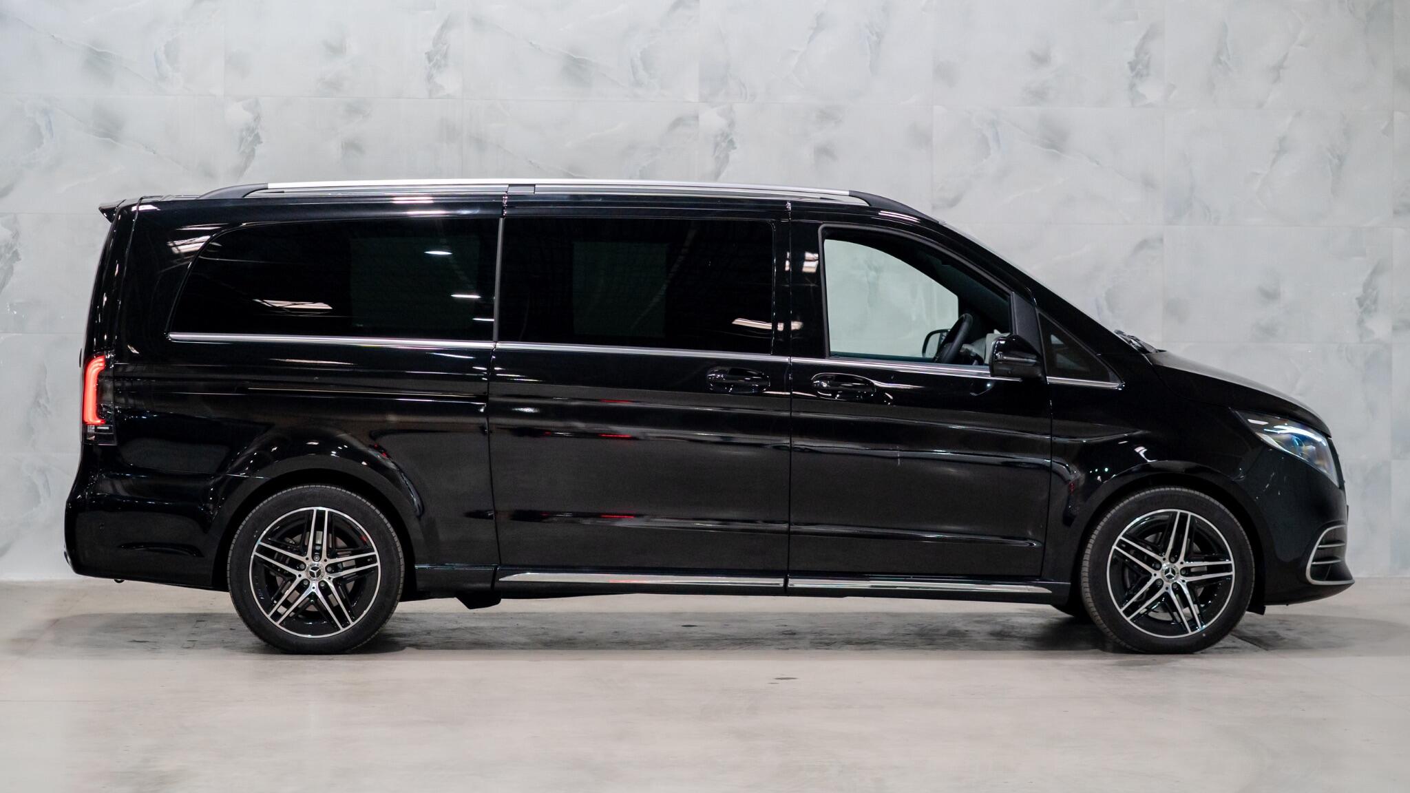 Mercedes-Benz V-Class view 8
