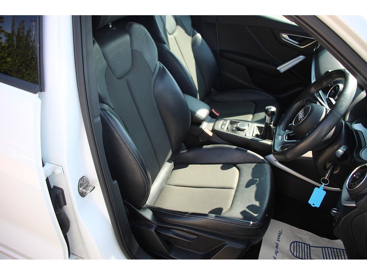 Audi Q2 view 15