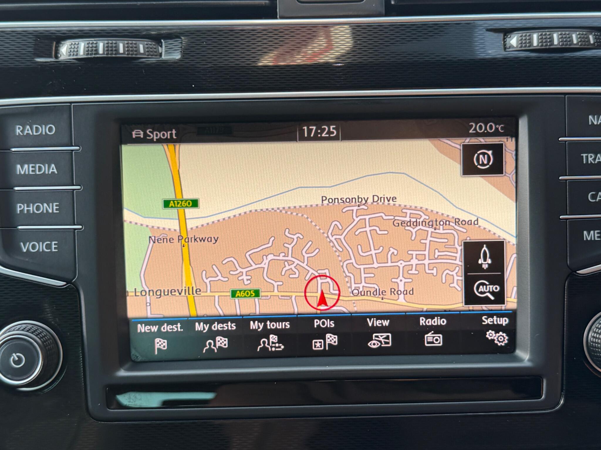 Volkswagen Golf view 27