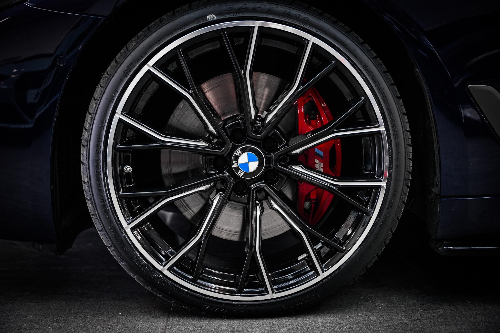 BMW 5 Series view 30