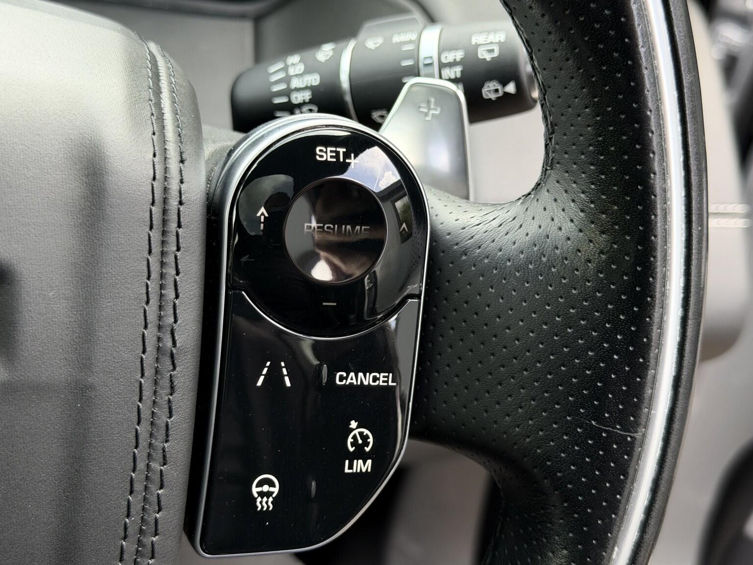 Land Rover Range Rover Velar view 30