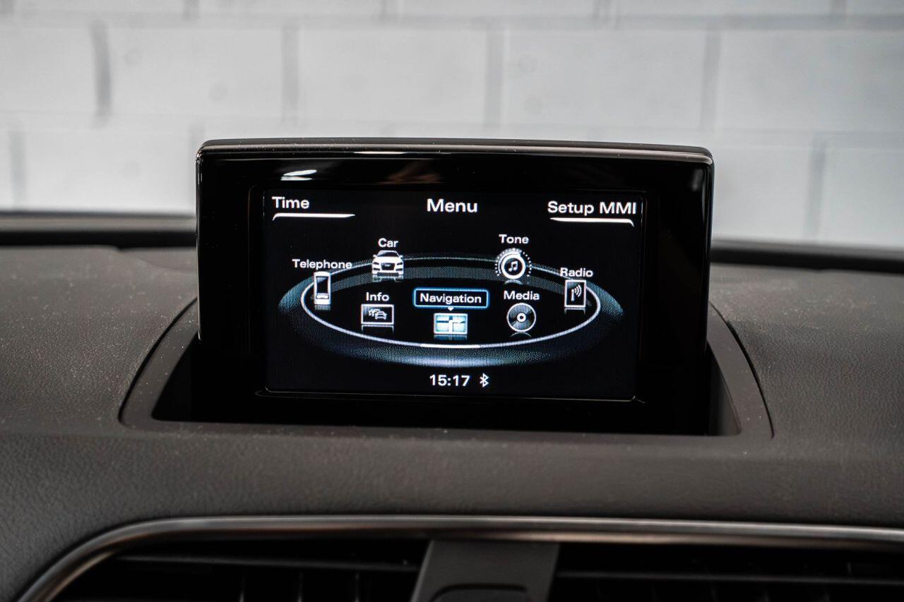 Audi Q3 view 33