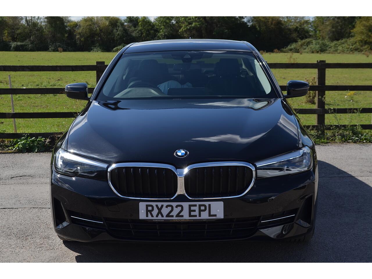 BMW 5 Series view 4