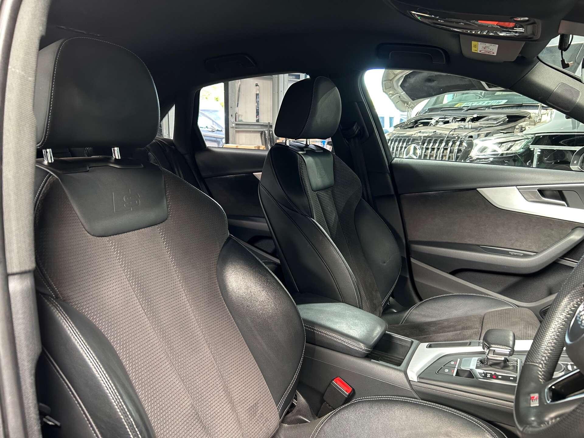 Audi A4 view 32