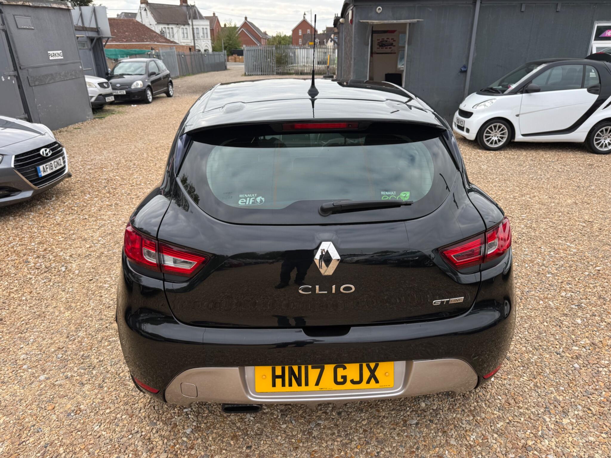 Renault Clio view 9