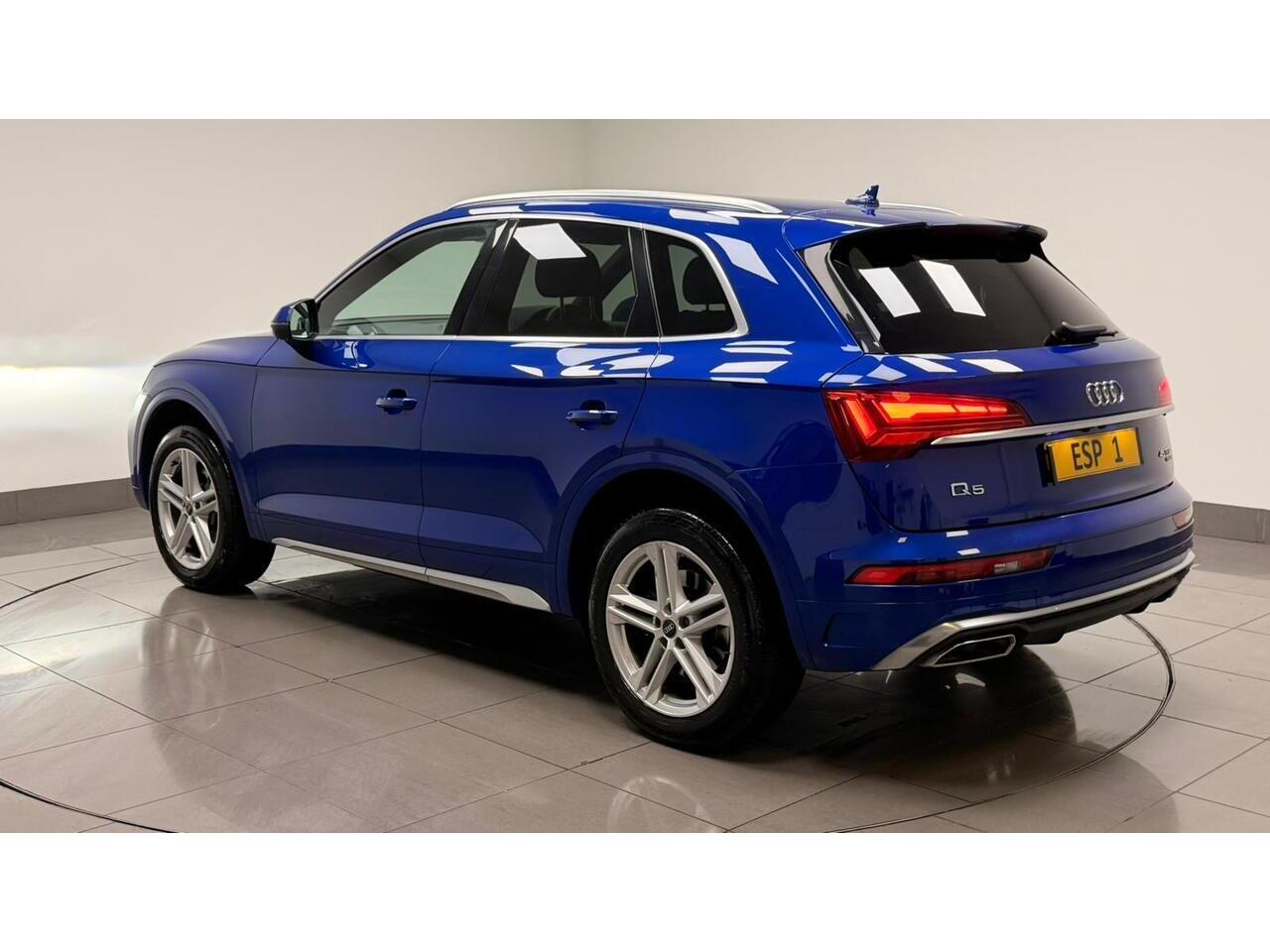 Audi Q5 view 6