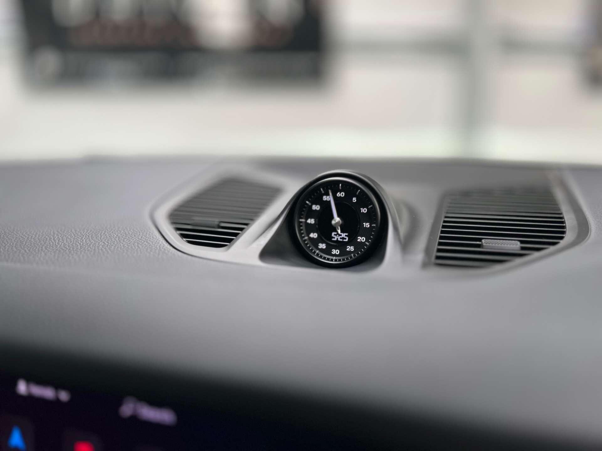 Porsche Cayenne view 28