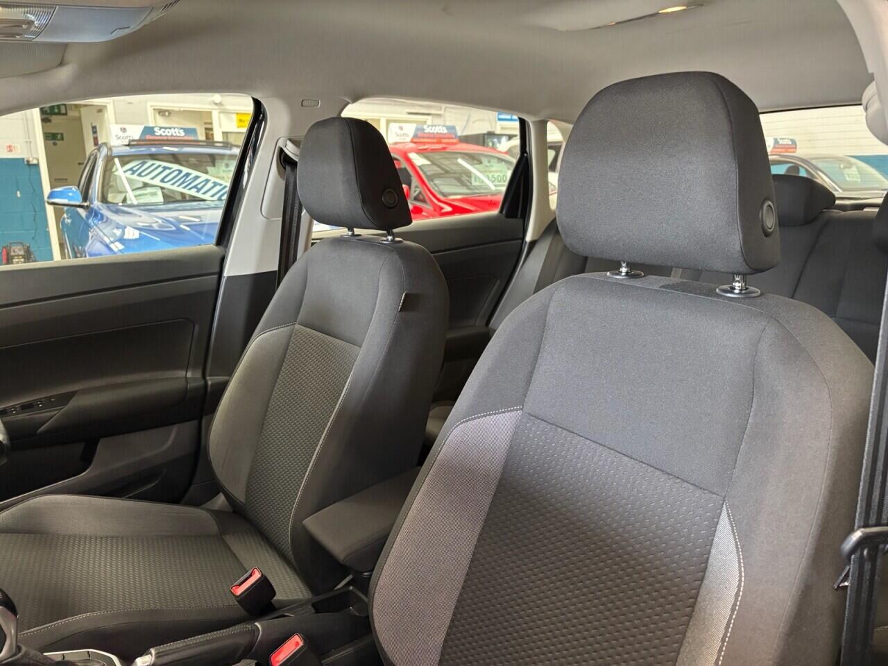 Volkswagen Polo view 24